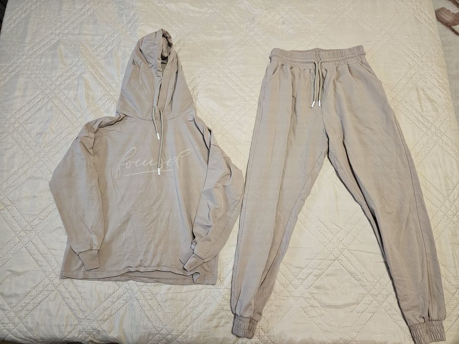 Дамски спортен екип/ анцуг размер S/M