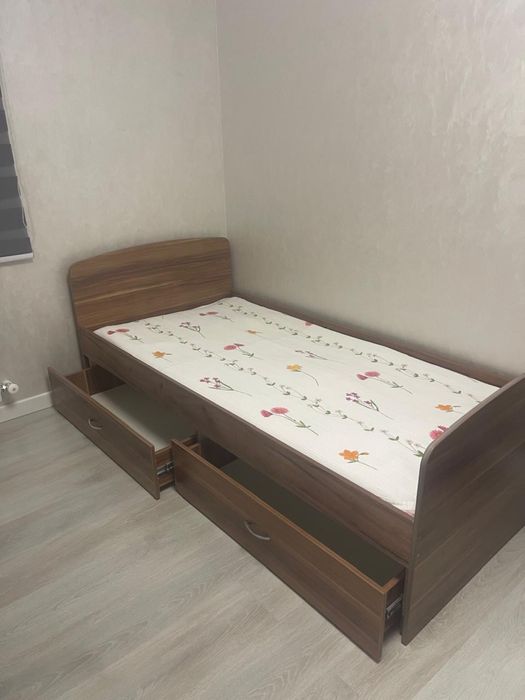 Односпальная кровать