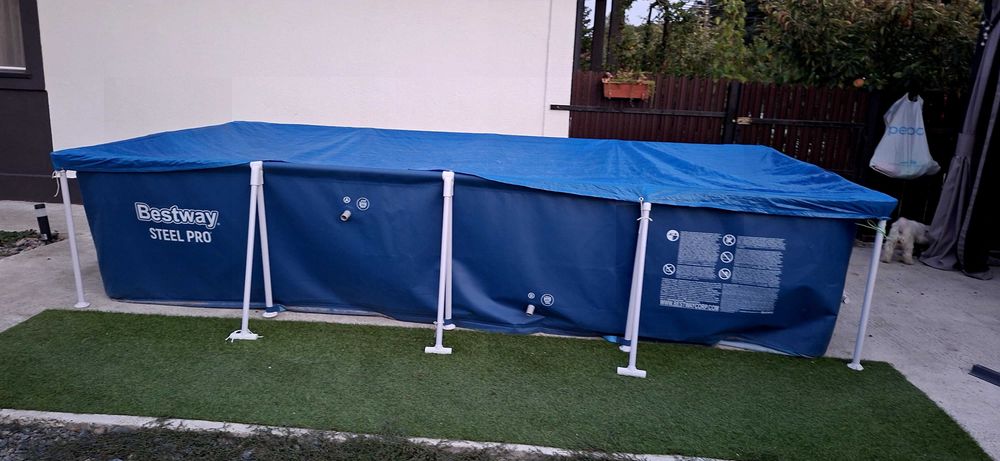 0752134933 Piscina cu tot cu pompa