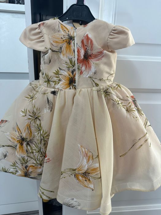 Rochița eleganta înflorată