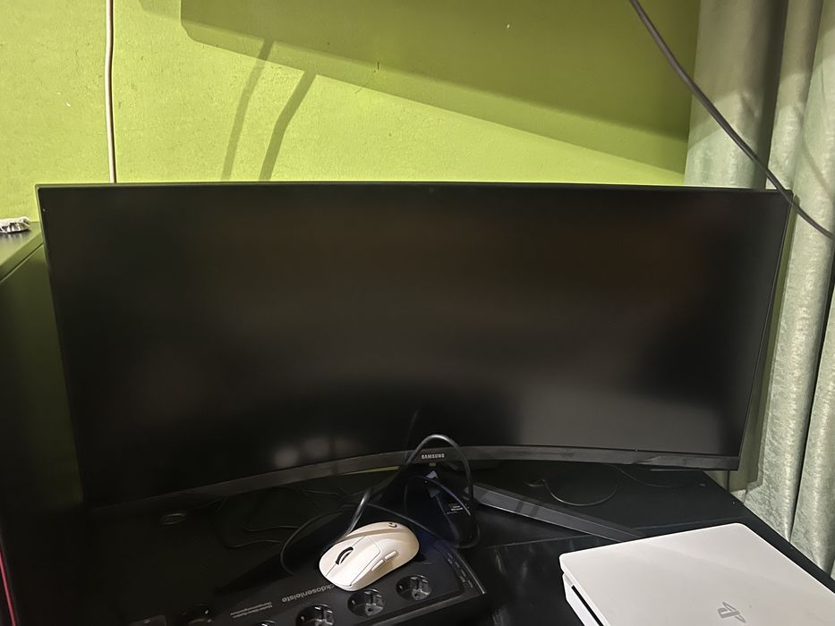 Vand monitor Gaming Curbat Samsung