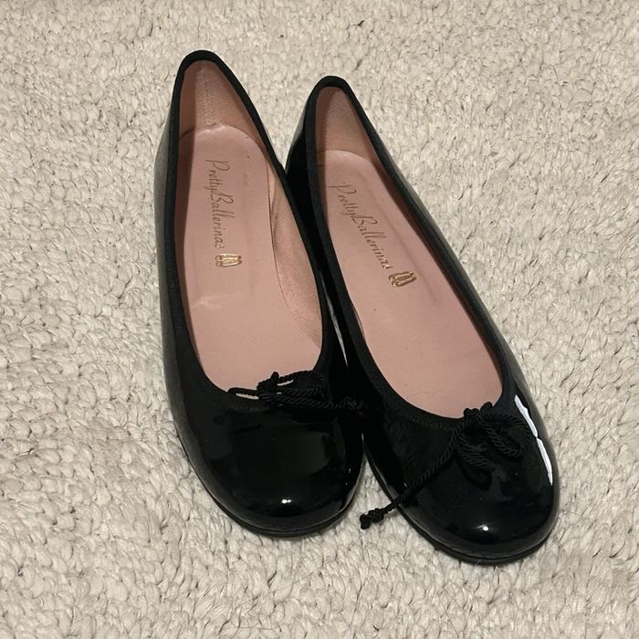 Balerini Pretty Ballerinas- piele lacuita neagra (noi, in cutie)