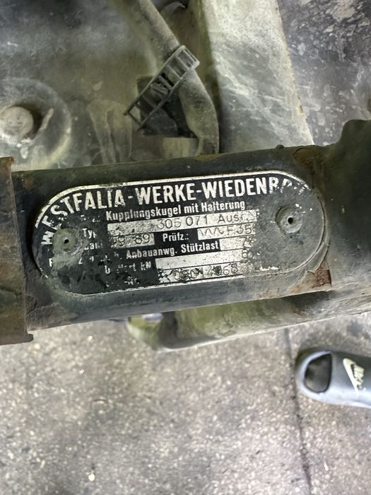 Фаркоп на ауди б3