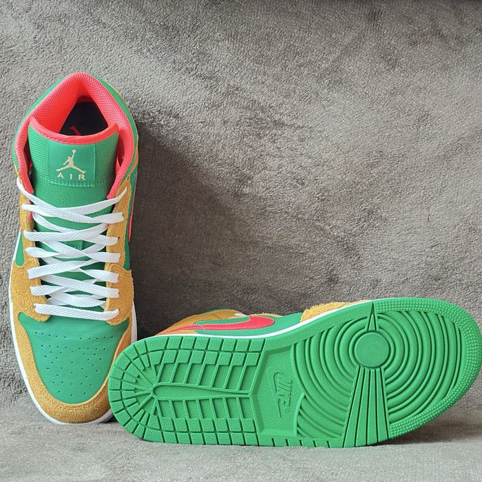Оригинални Nike Jordan 1 Mid SE (42,5)