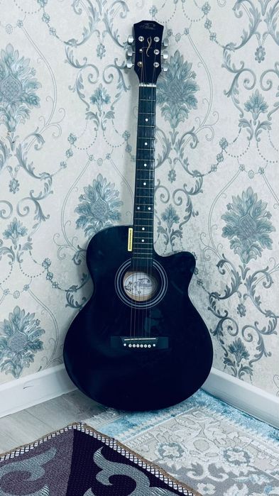 Гитара акустическая