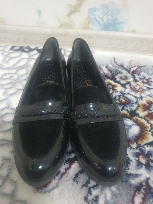 Продаю туфли израильские