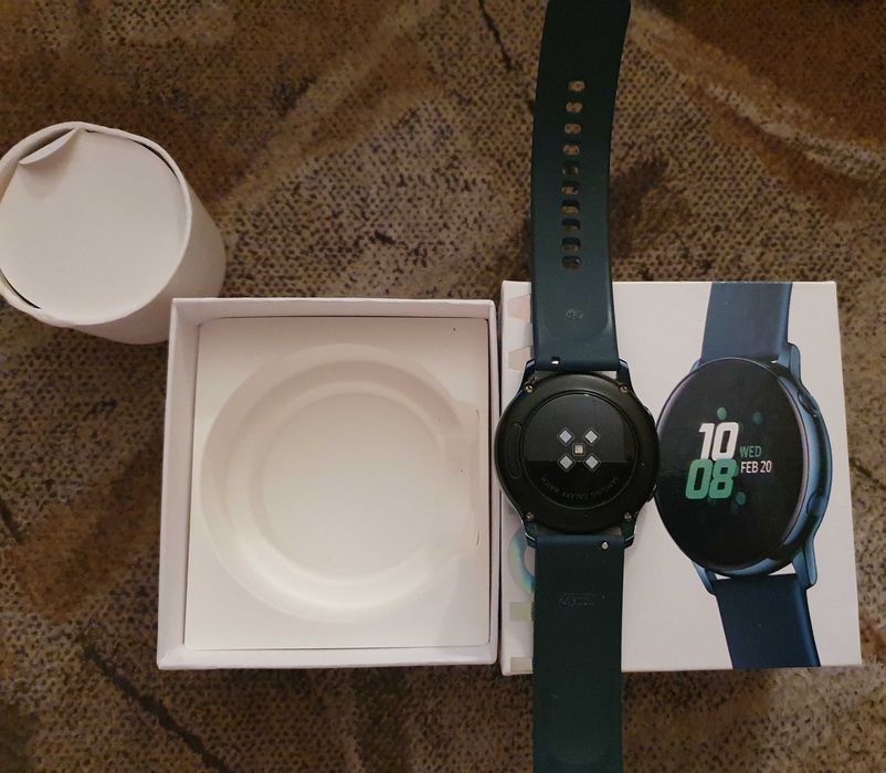 часы SAMSUNG Galaxy Watch Active