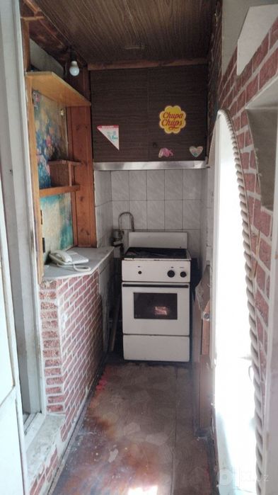 Продам квартиру 1/6/9 (42 кв м)массив Панельный