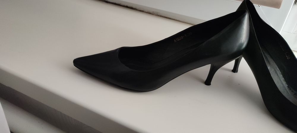 Продам кожаные туфли