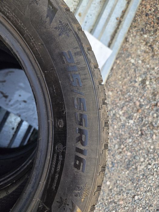 Продам шины зимние 215/55/R16