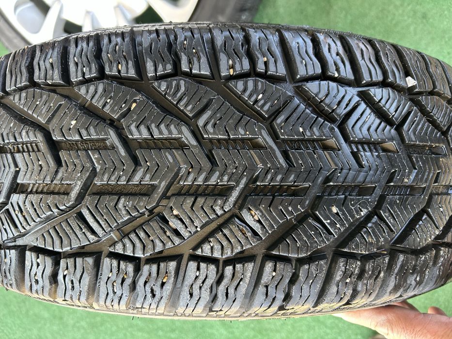 5х112 17 оргинални mercedes ET 38 със зимни гуми