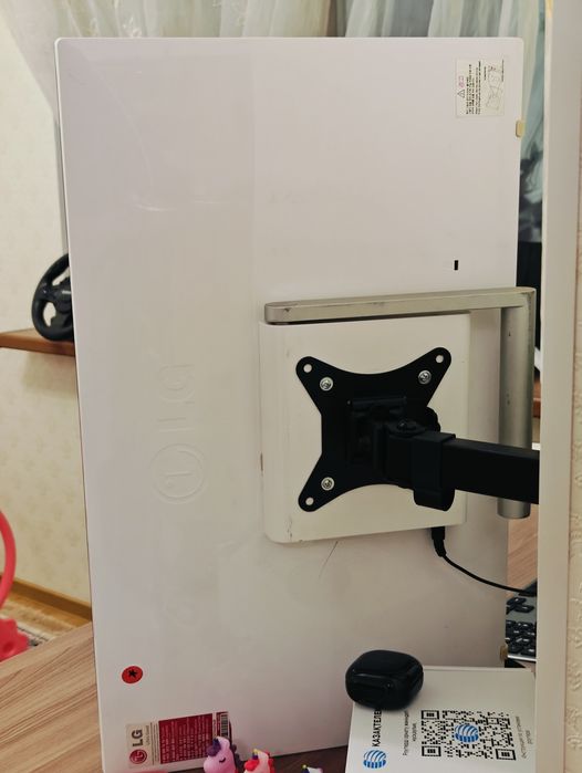 Монитор 24 LG Dell