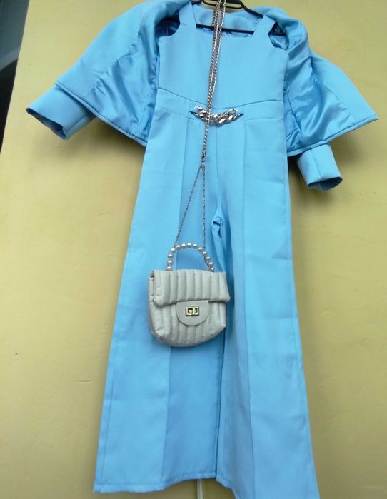 Модерен детски комплект от 4 части .