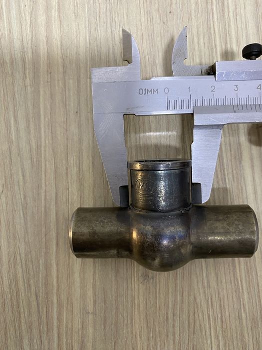 Radiator T-fitingi