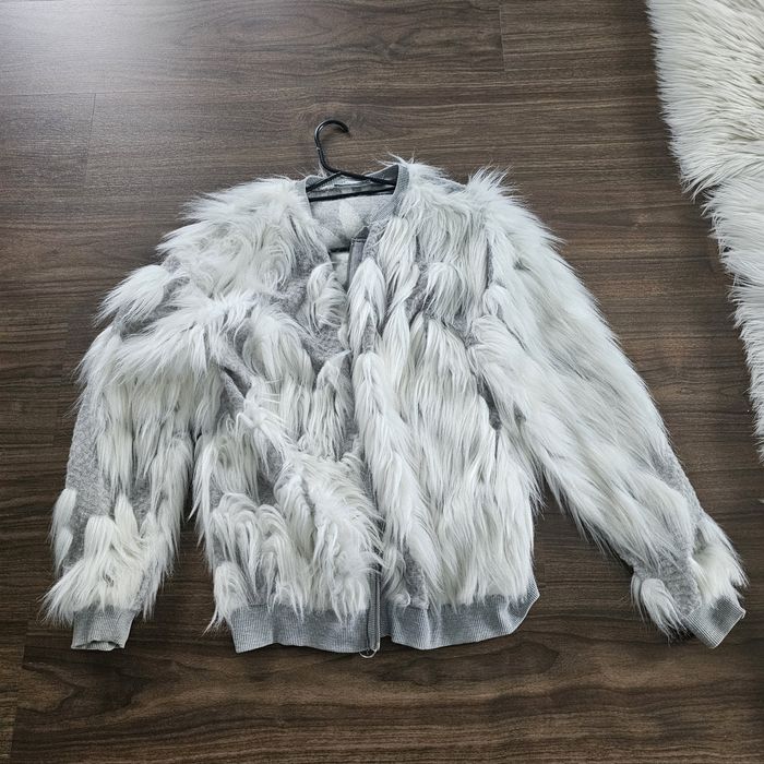 Vând  blana Zara mărime S
