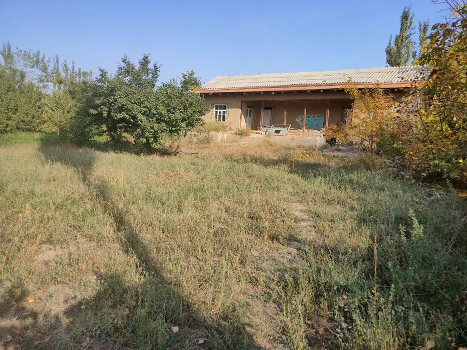 Yuqori Chirchiq janbul sentrda joylashgan