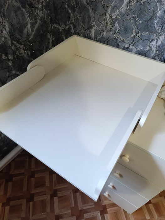 Продаётся пеленальный столик с комодом