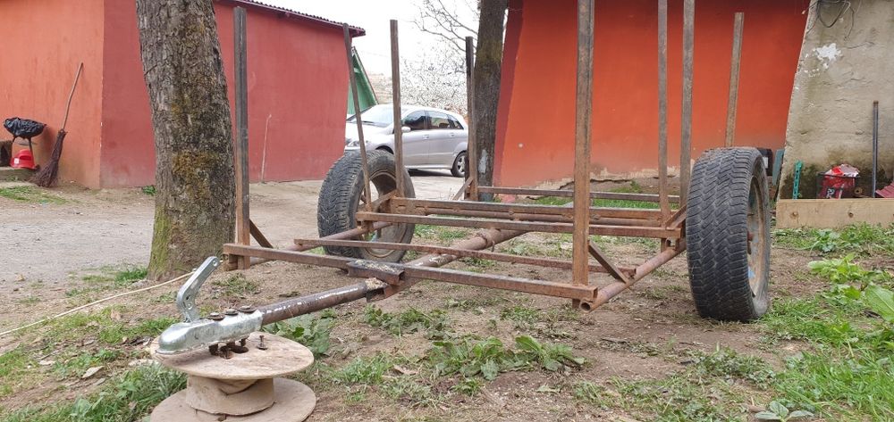 Vând remorcuța după mașina sau jeep