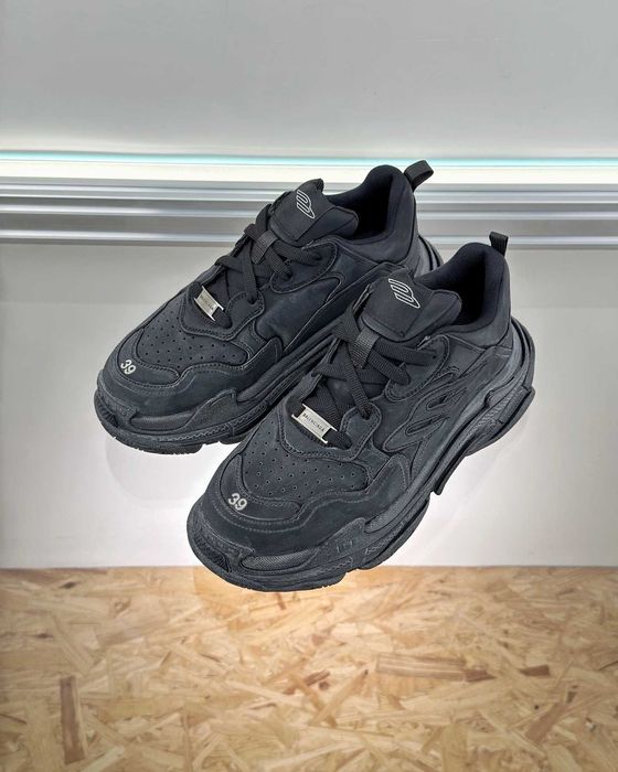 Adidasi Balenciaga Triple S Calitate Premium