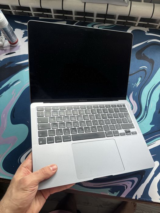 MacBook m1 2020 256gb с касова бележка