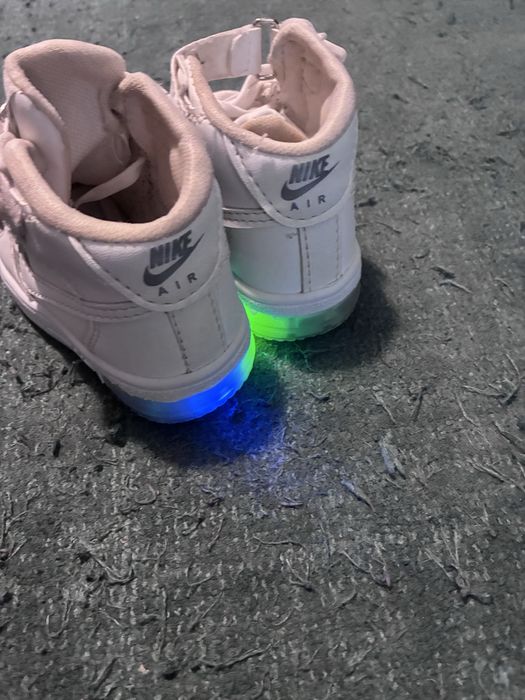 Adidași unisex,purtați de 2 /3 ori