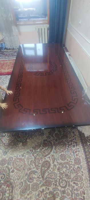 Xontaxta sotiladi stol qilish uchun 4 ta oyoqlar ham bor