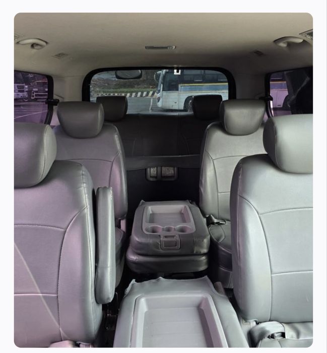 Hyundai Starex 12-Seater Wagon Smart