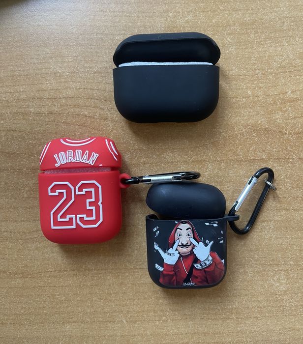 Неизползвани Калъфи за AirPods 2 и 1 за AirPods 3