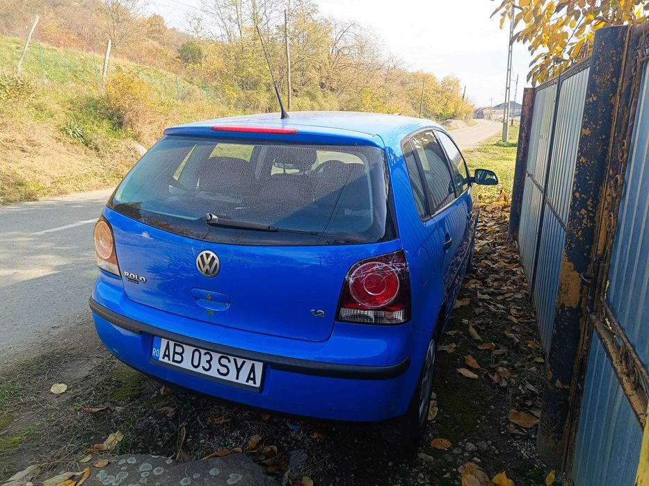 VOLKSWAGEN Polo
