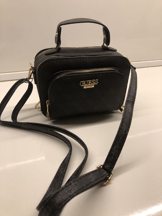 Дамска чанта GUESS