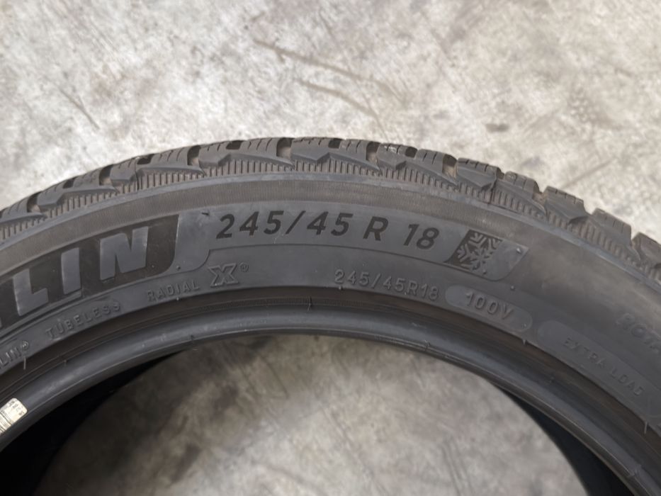 Vand 2 anvelope 245/45/18 michelin de iarnă ca noi