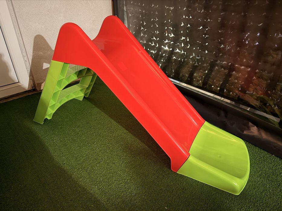 Tobogan nou,nefolosit,doar asamblat.