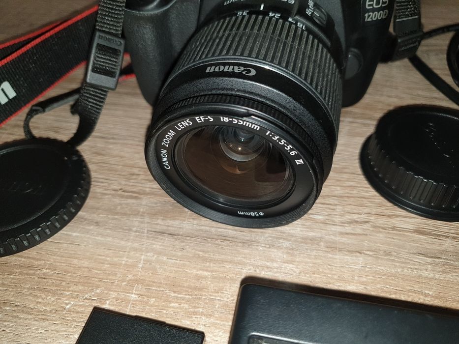 Aparat foto dslr canon eos 1200d ca nou