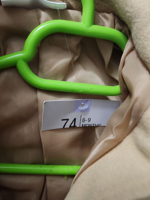 Geaca-marime 68, Palton-mărime 74