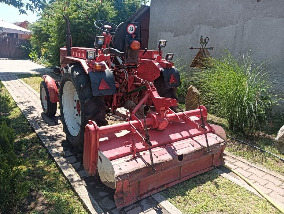 Vând tractoror Belarus T25 cu utilaje