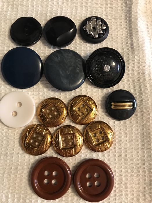 Пуговицы разные