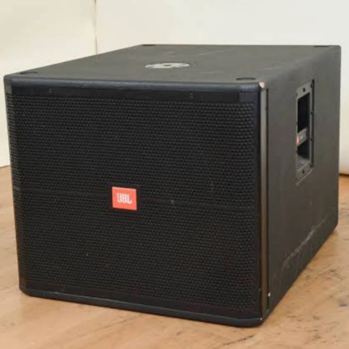 Сабвуфер JBL SRX718