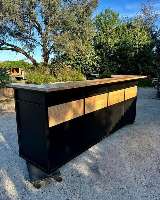 Бар плотове, рецепция ,бюра по поръчка