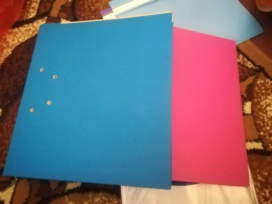 Принтерна хартия 3 стека и 2 класьора