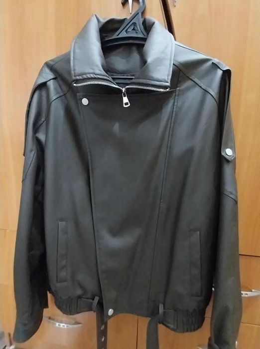 Продам женскую кожанку