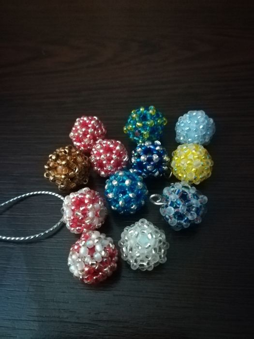 Коледни играчки от мъниста