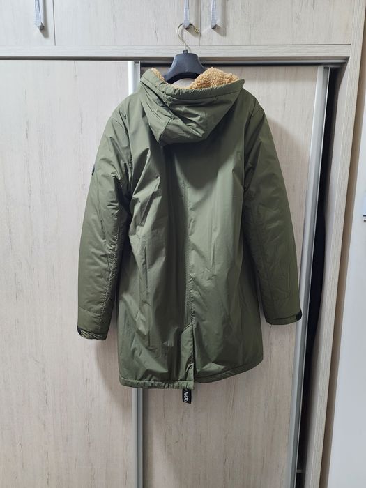 Куртка в цвет хаки. Италиянский брэнд.