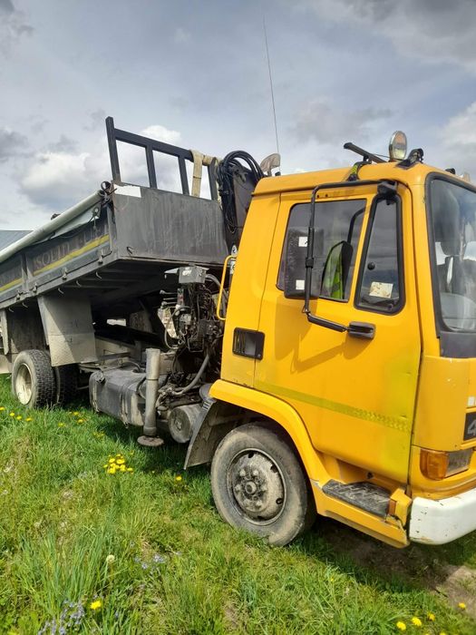 Schimb sau vând Camion basculabil daf cu macara an fabricație 2000