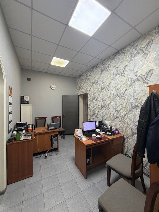 Ул. Шота Руставели Нежилое помещение 1-Линия 80кв. В хорошем ремонт