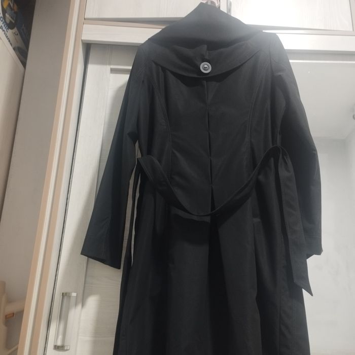 Женский длинный черный плащ