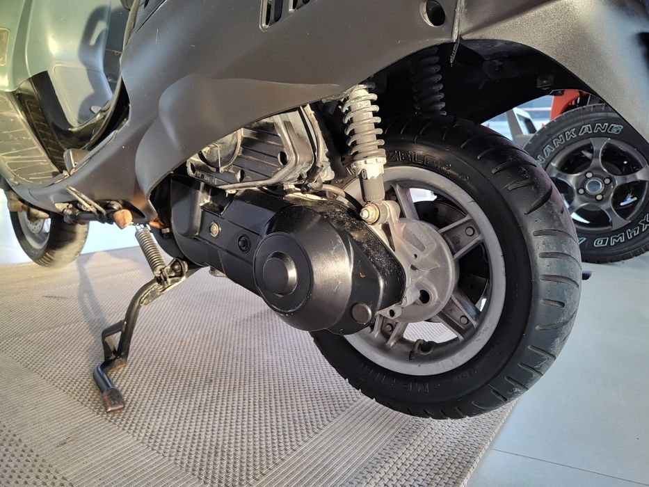 Scuter Piaggio Hexagon 250 scooter