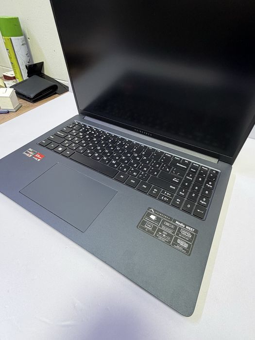 Ноутбук Maibenben Medio M657/  СТ33040