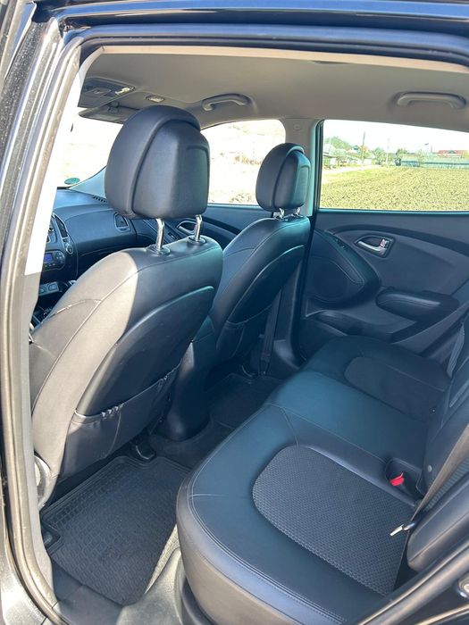 Vând Hyundai ix35