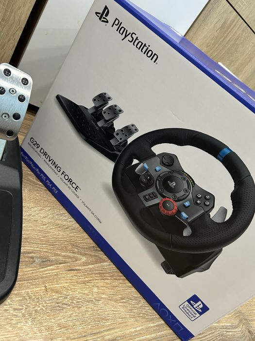 Logitech g29 Driving Force със скоростен лост