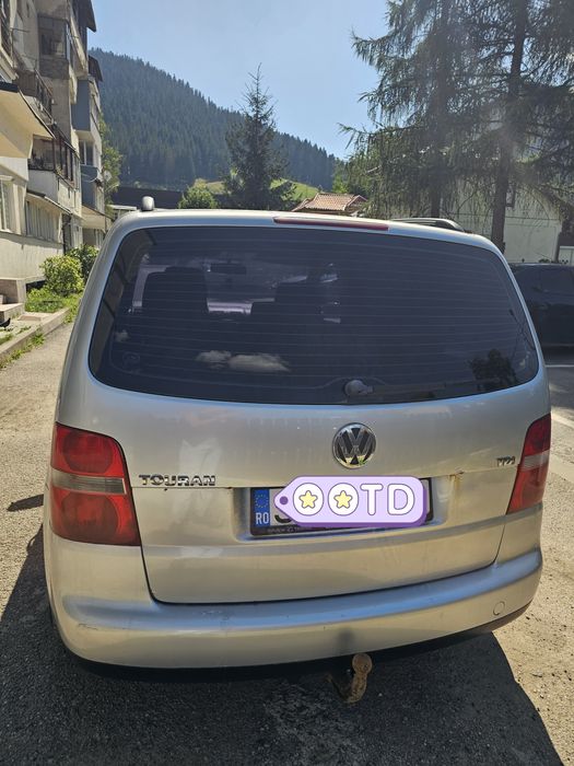 Vând Volkswagen Touran